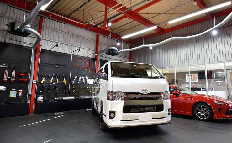 Custom Garage 内観