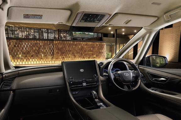 Executive Lounge（プラグインハイブリッド・E-Four）