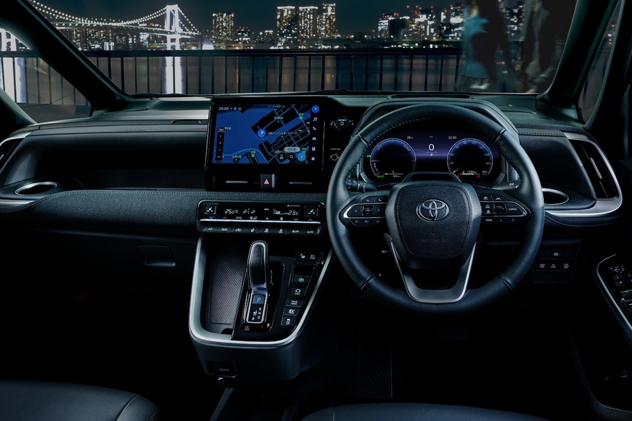 【モデル入り素材】S-Z（2WD・7人乗り）