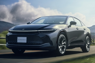 CROSSOVER Z（2.5Lハイブリッド車）